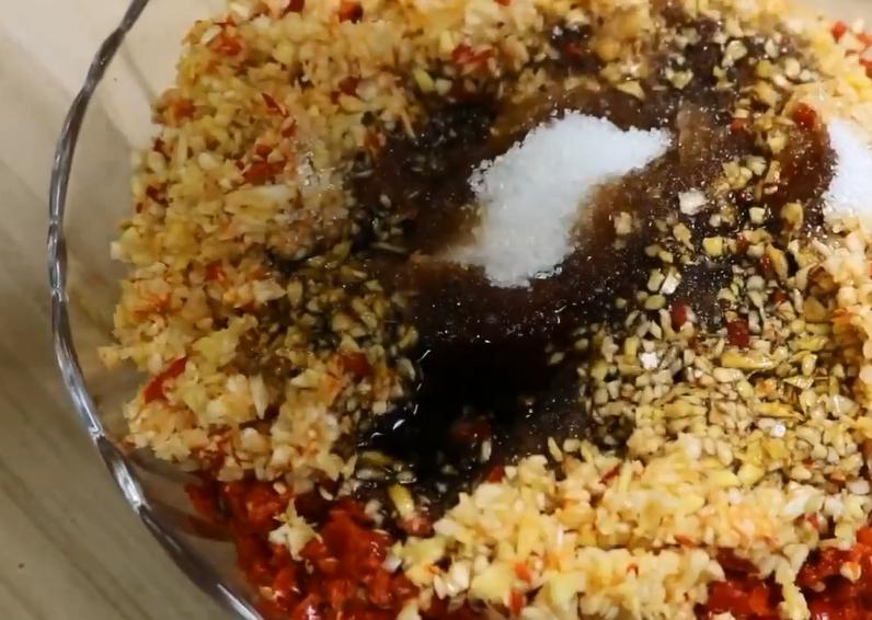 秘制剁辣椒可以做什么好吃的,爱吃辣椒的自己在家做