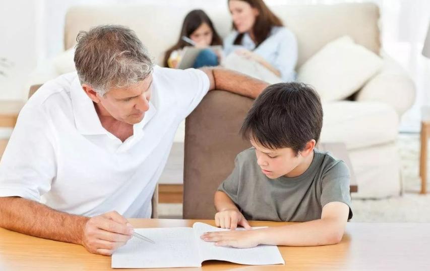 孩子总是不愿意写作业该怎么办,孩子不愿意做作业怎么催促都没用