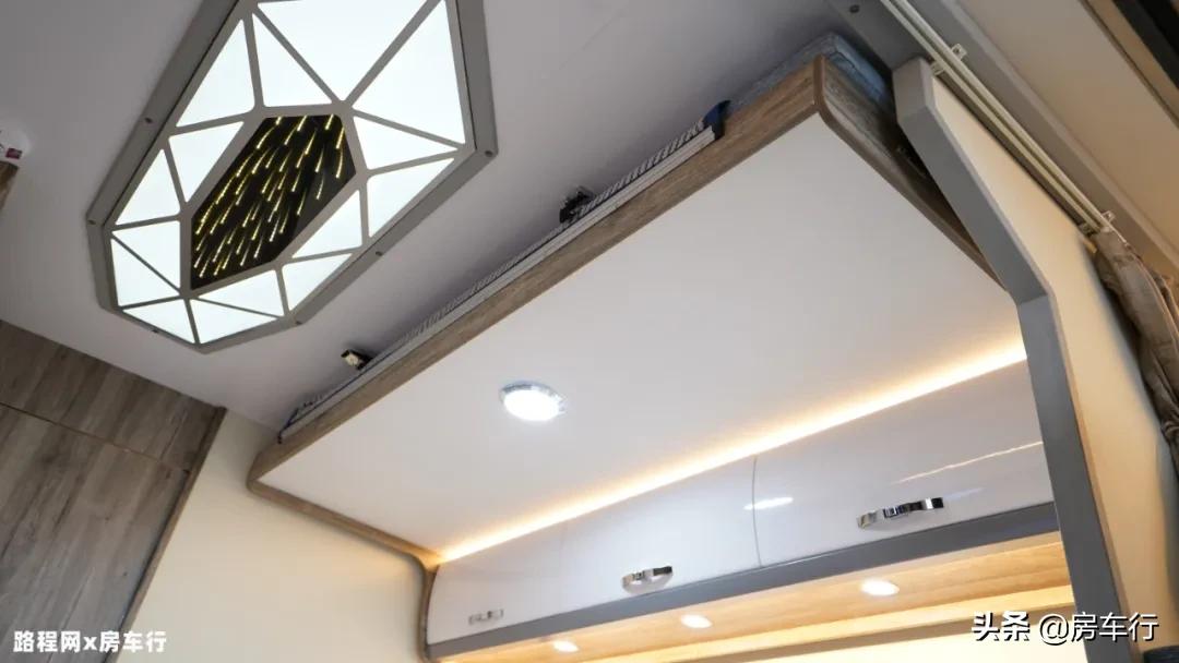 持久续航+超大独立厨卫区，新款霍夫勒启翔后全拓房车