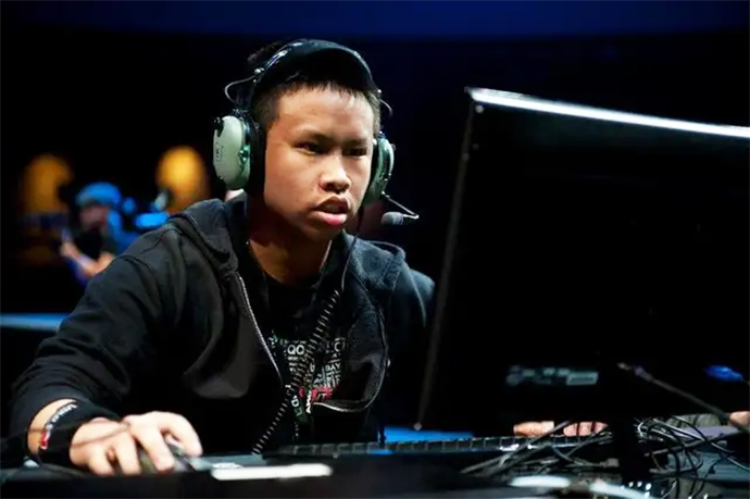 doublelift被uzi当炮车,doublelift约会