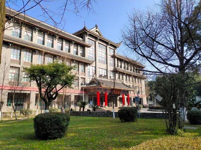 郑州和成都哪个城市更强,武汉与郑州哪个居中国中心位置