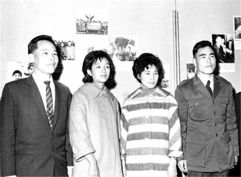 55年前李显斌驾机叛逃，在台湾获奖280万，娶美女为妻，最后怎样