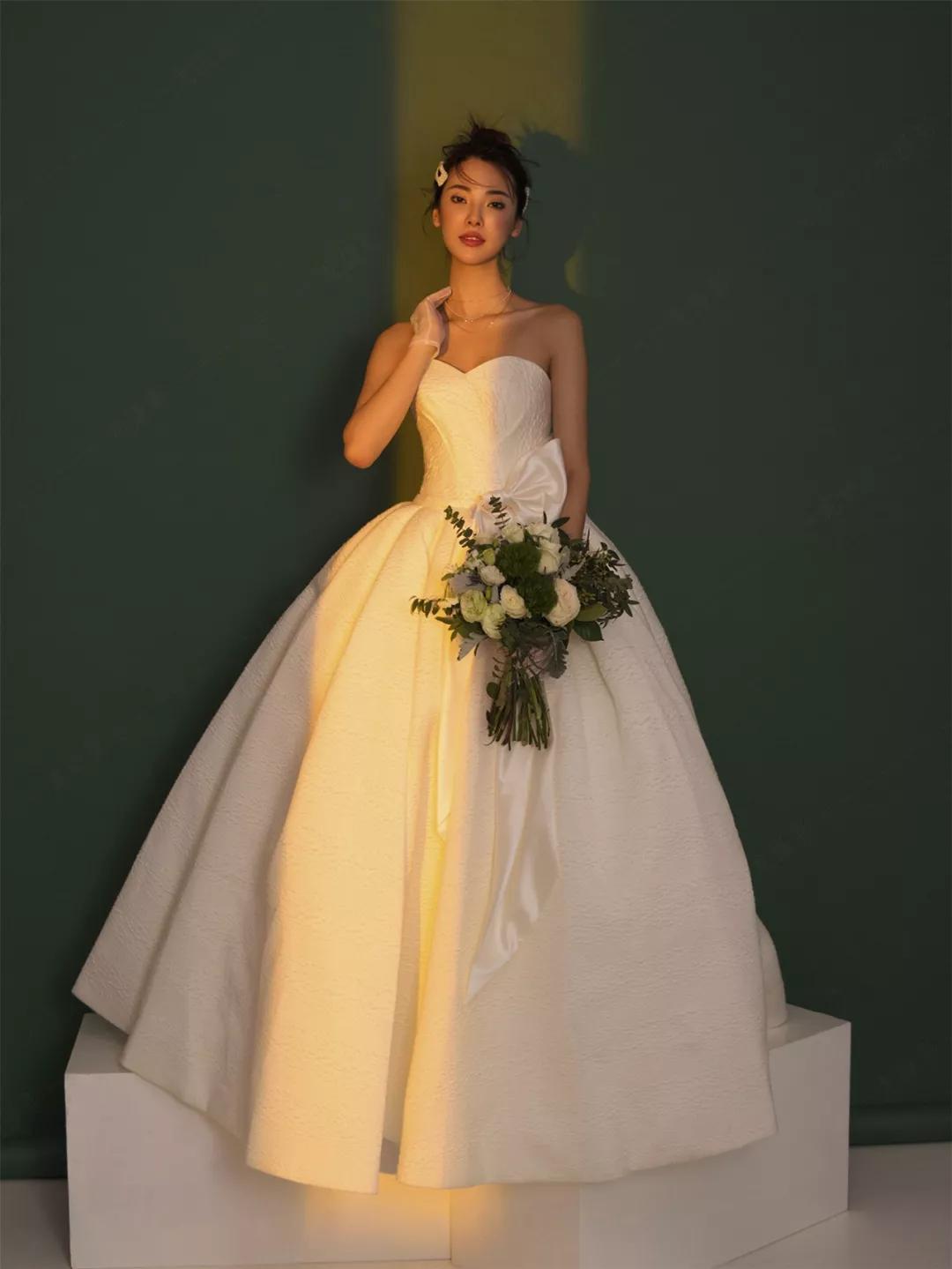 分享一组夏日室内婚纱照,9组室内婚纱照风格