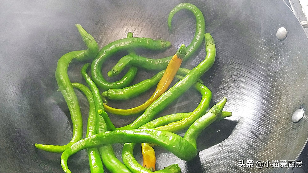 好吃又下饭的擂辣椒皮蛋测评,擂辣椒皮蛋超辣