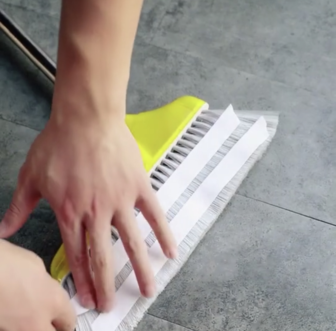 刚拖的地就被踩了怎么办,刚拖完的地就被踩脏了