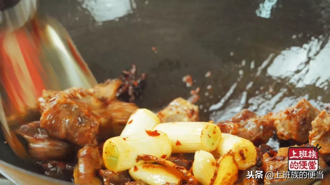 面条最好吃的做法,大口吃肉大口喝汤,比面馆里的过瘾多了!