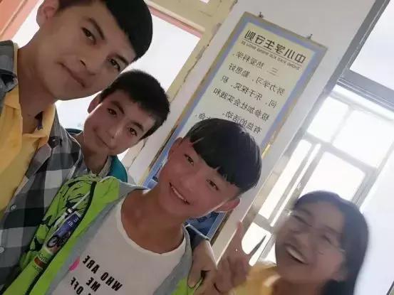 毛主席率红军长征翻过六盘山，习*平近**总书记叮嘱让这里的群众尽早脱贫