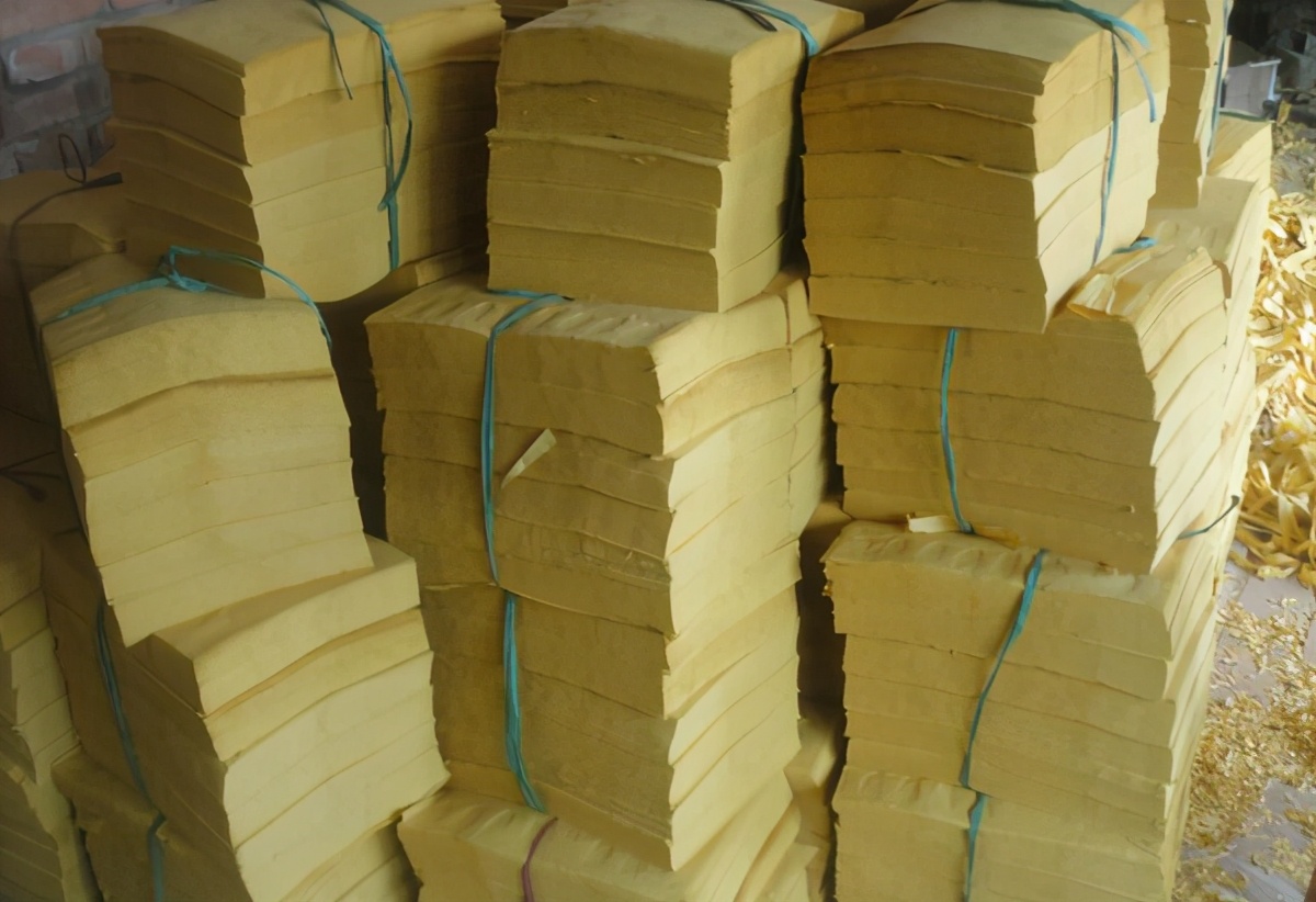 罗中玺:都柳江神秘之旅(二)议寨,冥钱工厂,金碗的传说