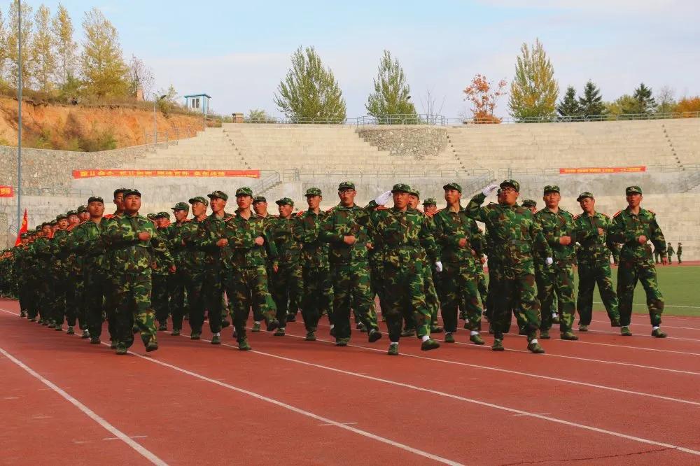 长春建筑学院开学季,长春建筑学院2023军训晚会