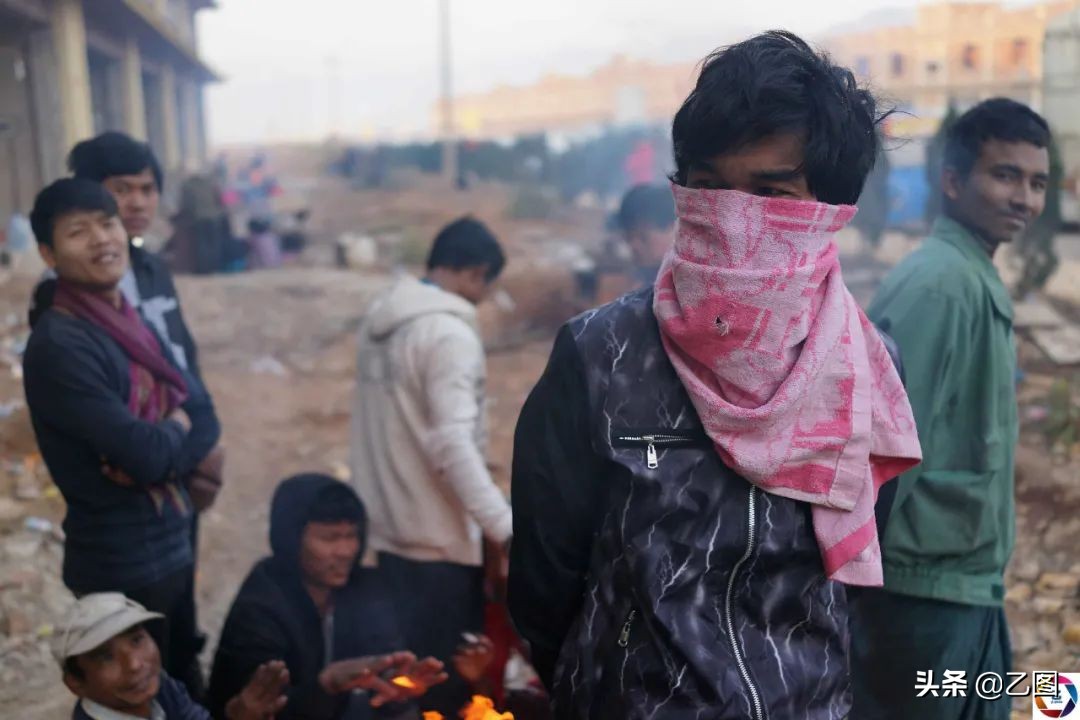 回流嫌疑人自述在缅北被ak47抵头,被ak-47击中