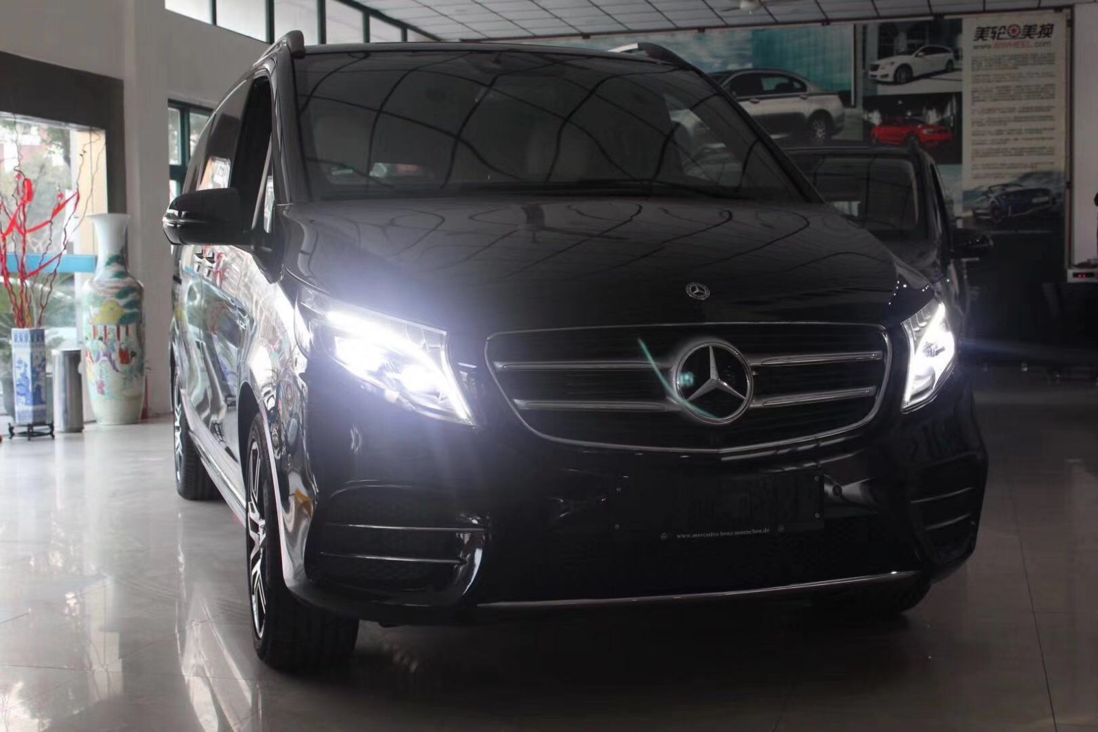 奔驰v250d四驱商务豪华mpv价格,柴油奔驰mpv