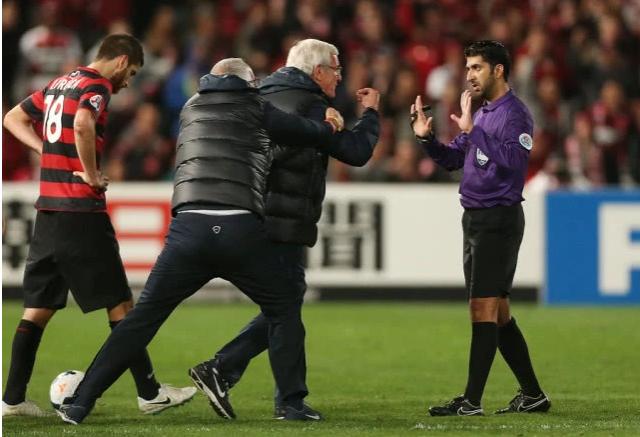 上港鲁能黑哨,上港历年争议判罚长视频