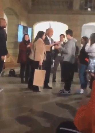 股市利好落地的搞笑视频,大盘反弹了搞笑图