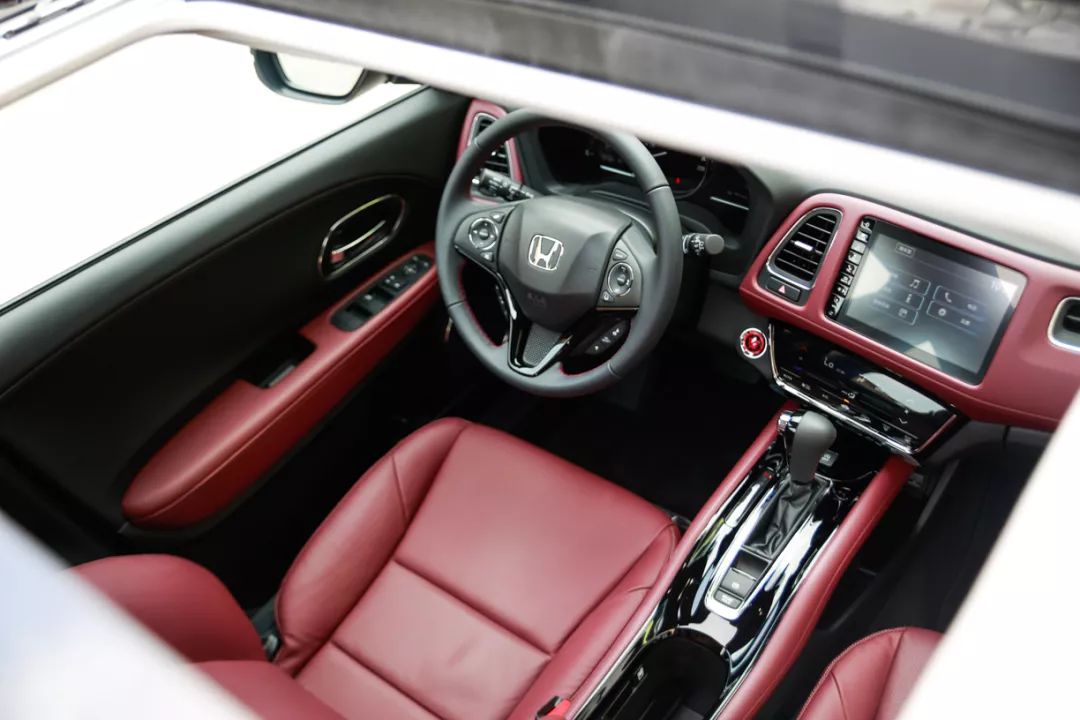 换装“超跑”发动机，安全配置丰富！试驾本田新款缤智