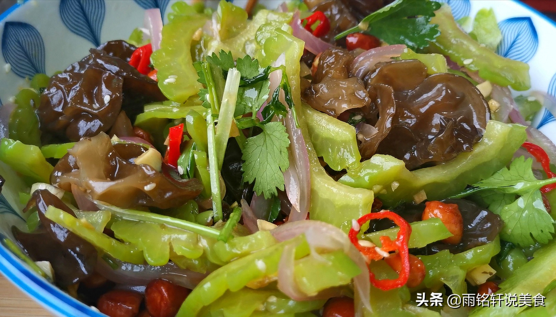 凉拌苦瓜正确最好吃的做法,凉拌苦瓜怎样炒苦瓜不苦