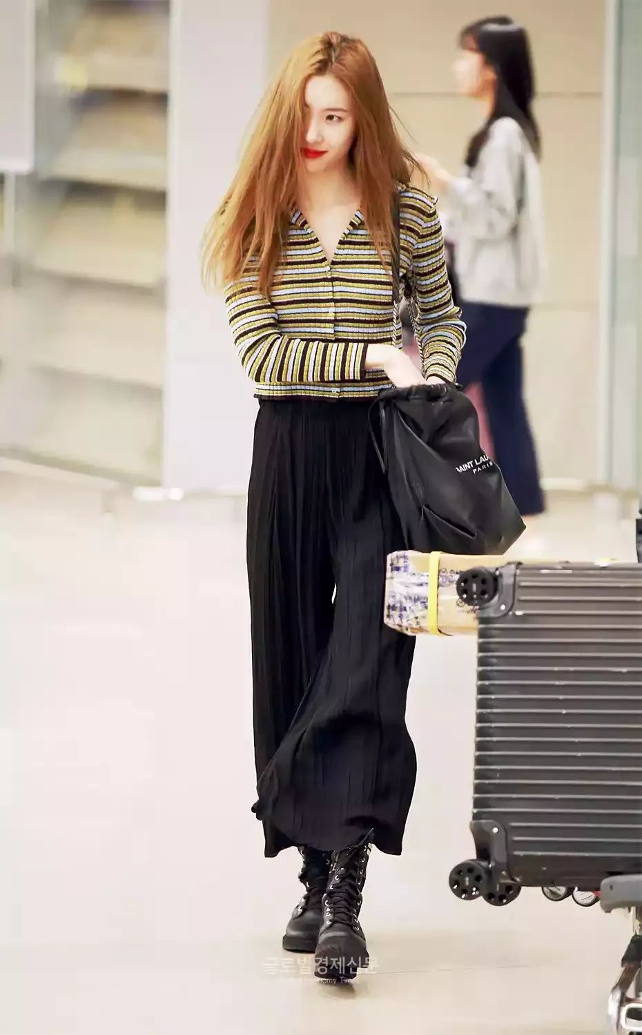 宋妍霏阿迪达斯丝带鞋,宋妍霏阿迪达斯鞋子