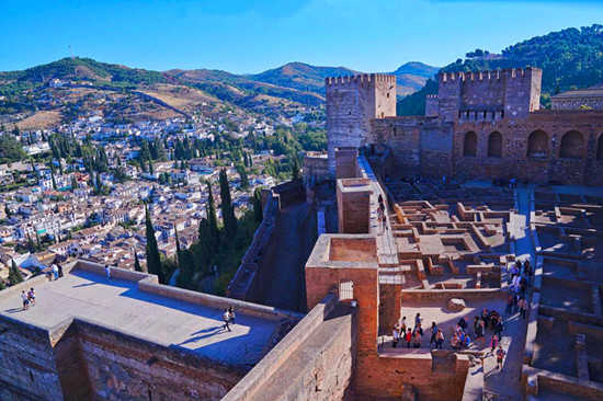 西班牙格拉纳达：大文豪雨果盛赞过的城市