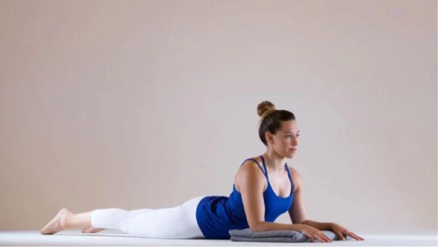 疏通肾和膀胱的瑜伽,膀胱经的养护瑜伽视频