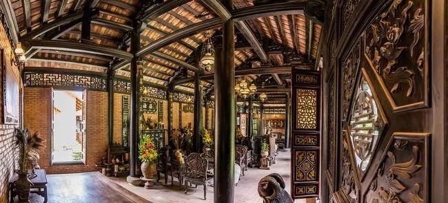 他花50亿建池塘买锦鲤，还以好友的名字为它们命名！