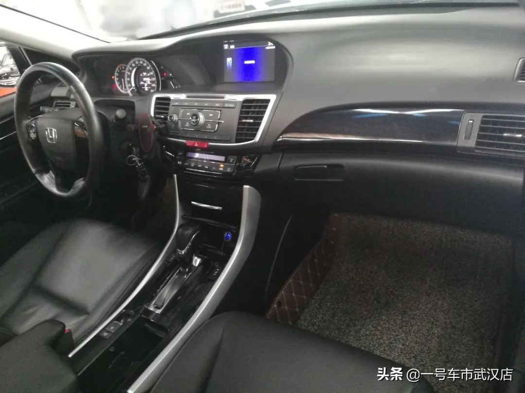2016雅阁2.0l,雅阁2016款混动2.0l锐领版