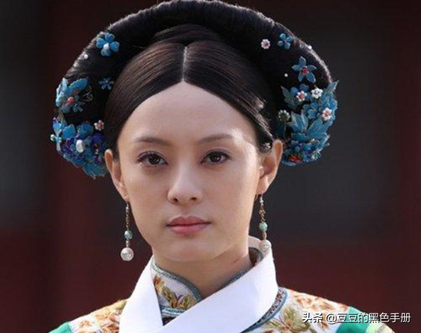 脑门大发际线高的女明星,大脸大脑门秃头女生适合的发型