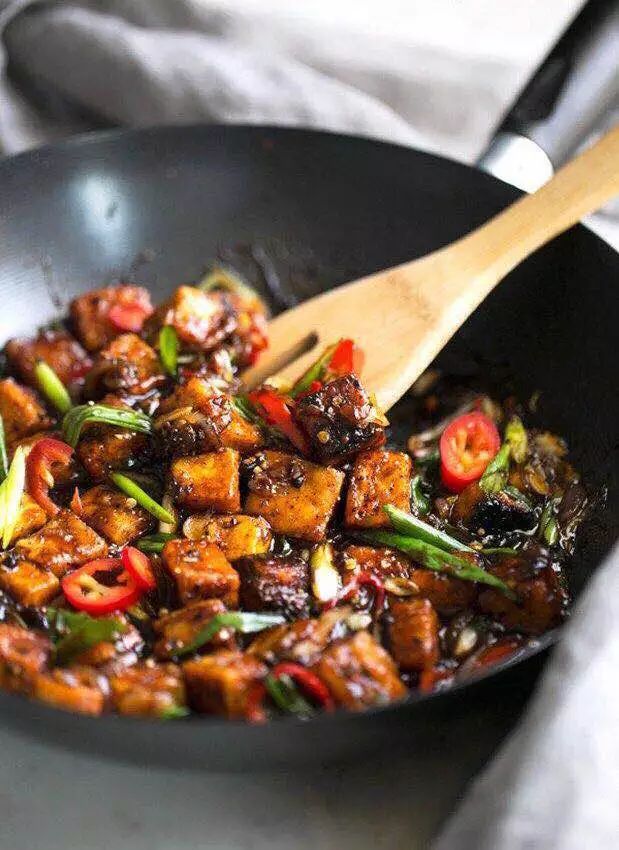 锅烧糊了吸入大量油烟怎么办,锅炒菜老是糊底菜不好吃