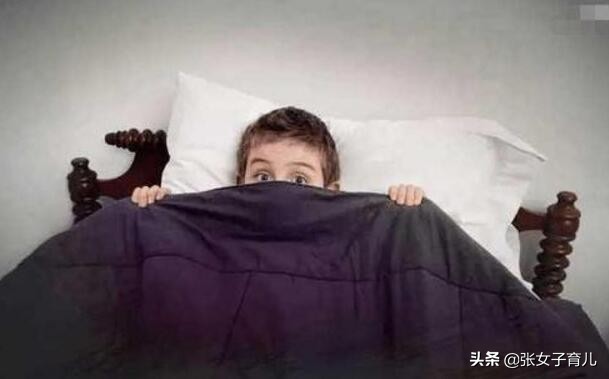 2岁宝宝突然很晚都不睡,2岁孩子很晚不肯睡觉