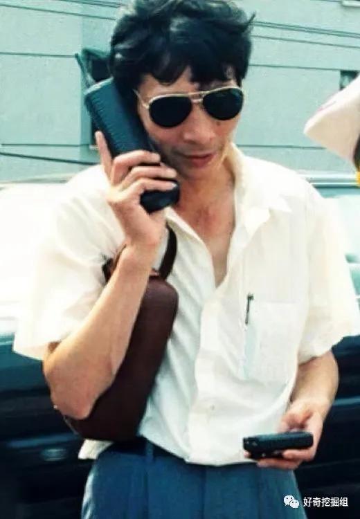 90年代的富豪打扮,90年代大款形象