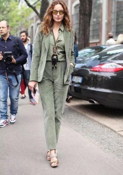 灯芯绒单品怎么穿,灯芯绒穿着显胖吗