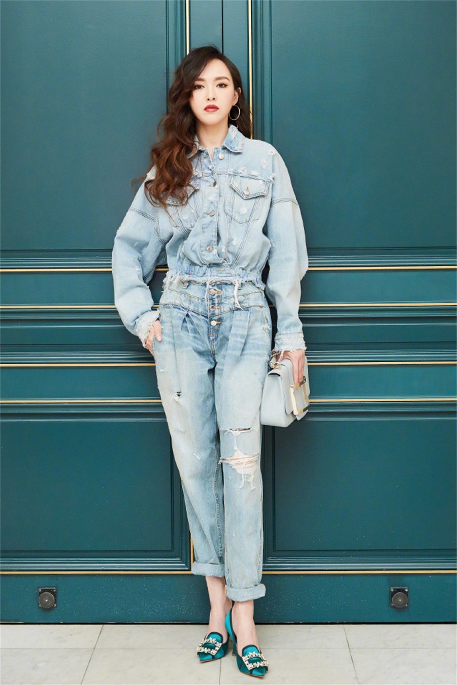 唐嫣粉色西装造型气场全开,难怪35岁的唐嫣穿衣风格惊艳