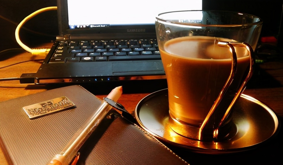 一个程序员可以开发app吗,小白开发个简单app用什么编程软件