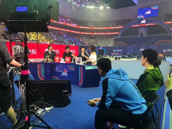 郎平老公白帆资料简介及照片,郎平前夫白帆视频