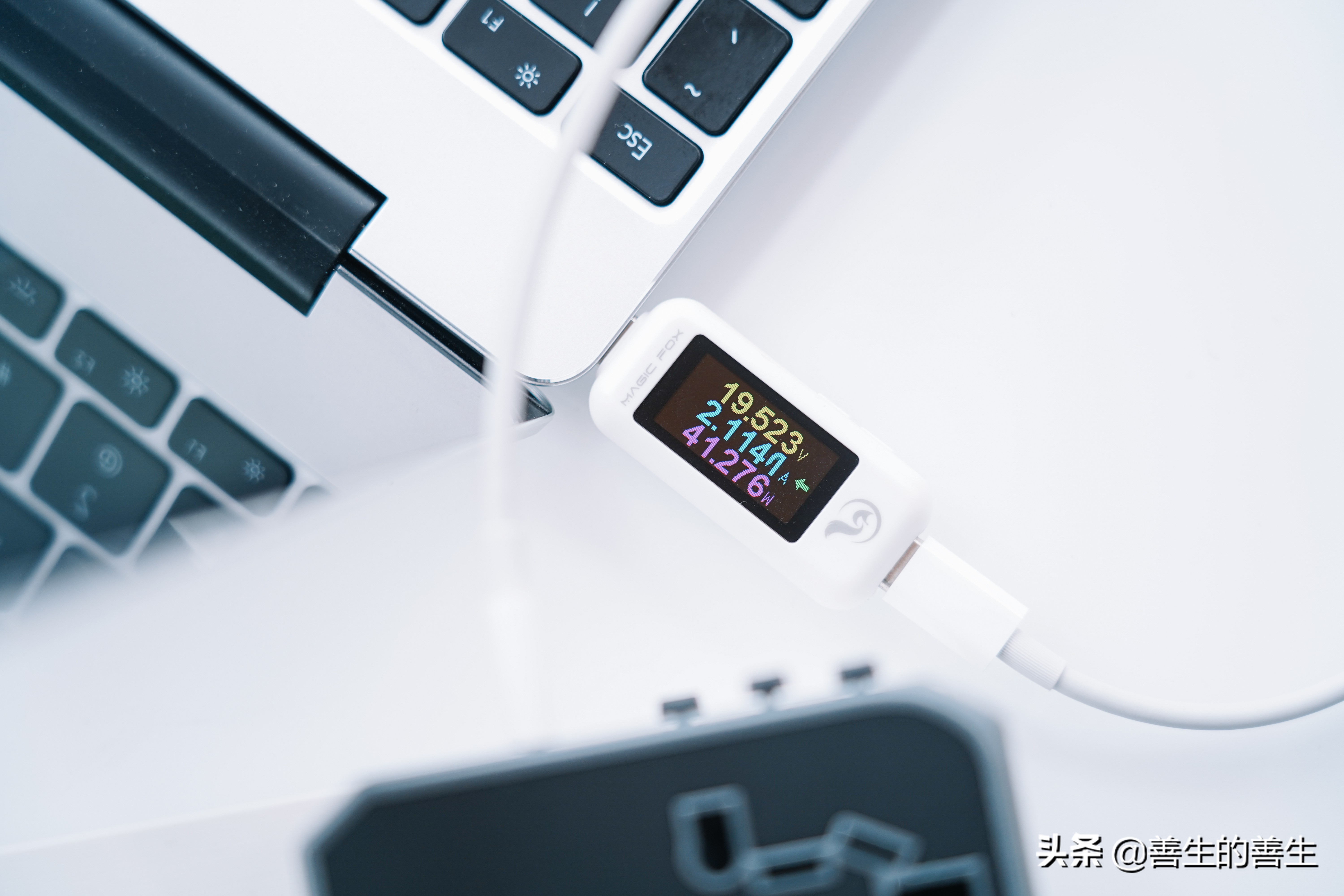 出国只带一样东西,飞利浦三脚usb插座评测