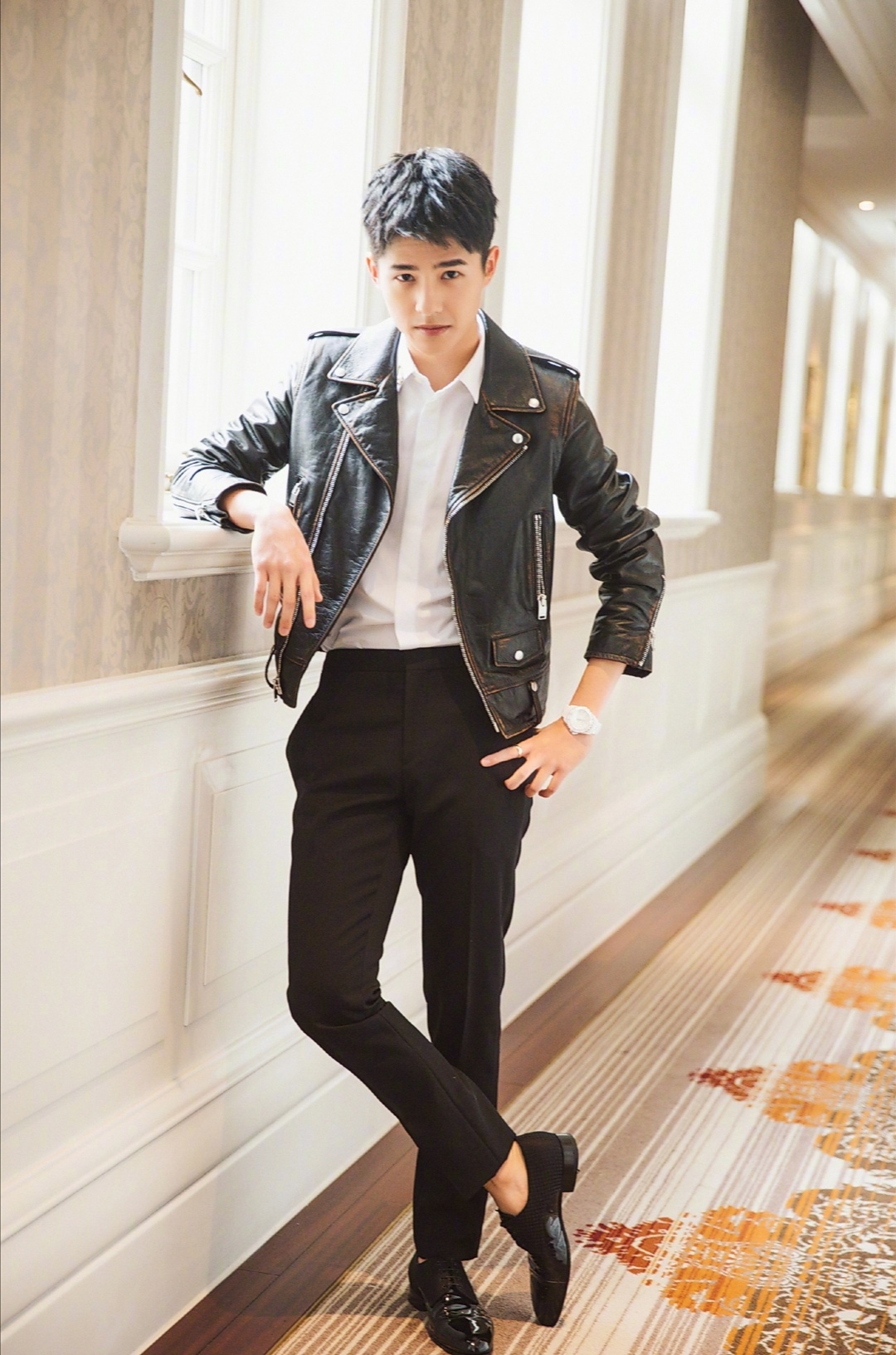 刘昊然身材修长,刘昊然净身高有185吗