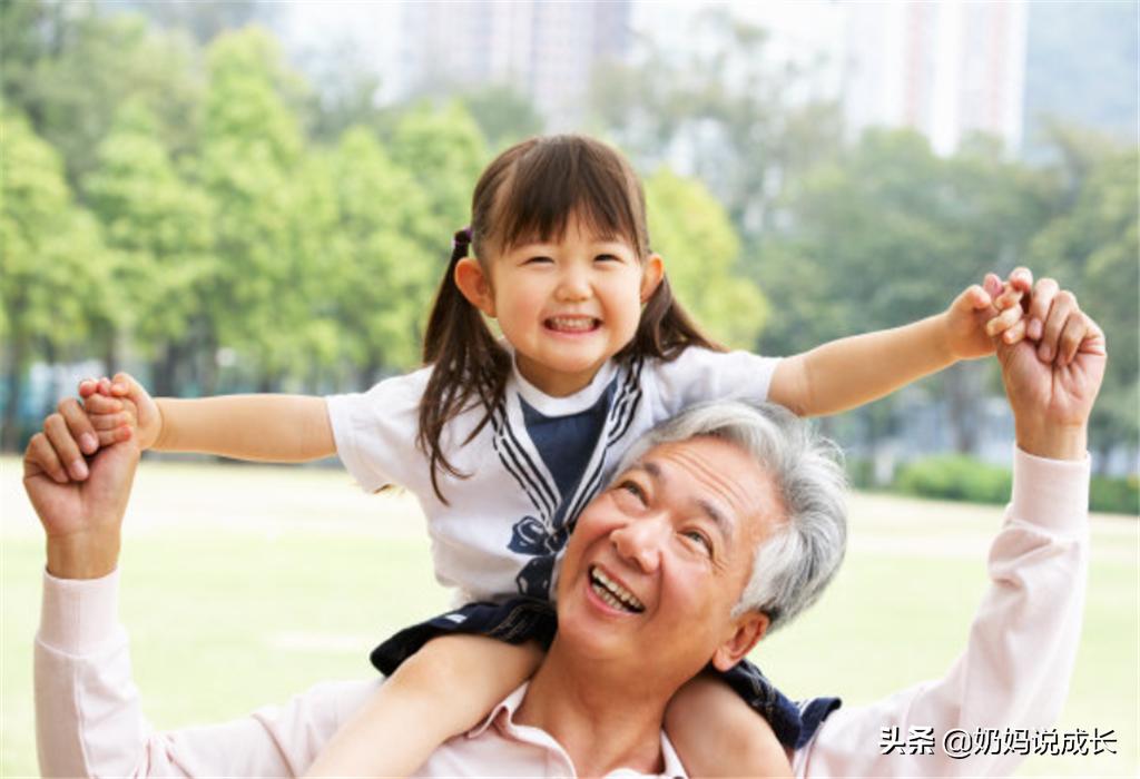 老人帮子女带娃应该怎么办,父母年轻时不帮儿子带娃怎么办