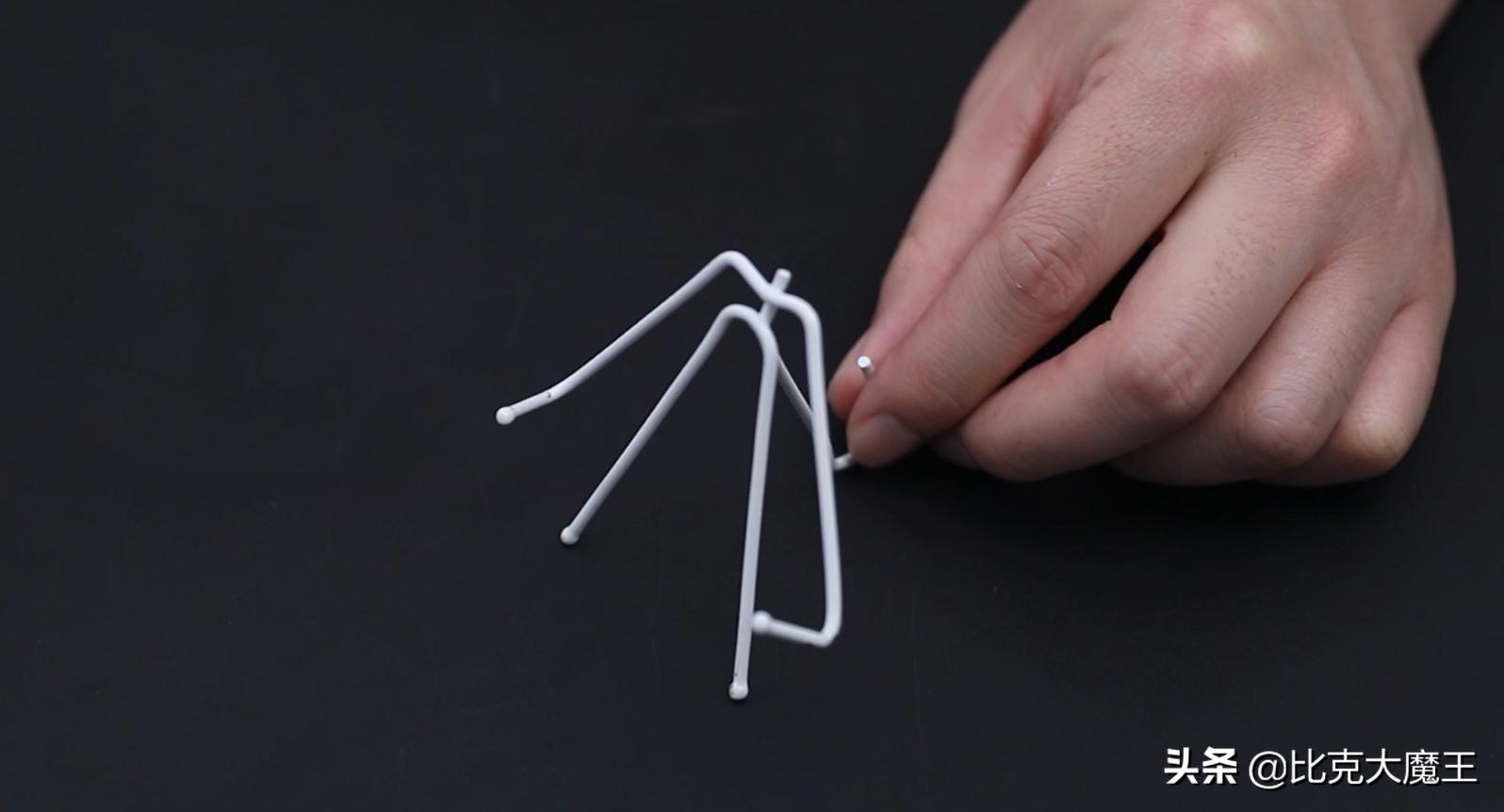 快速剥瓜子皮方便方法,用夹子剥瓜子小妙招