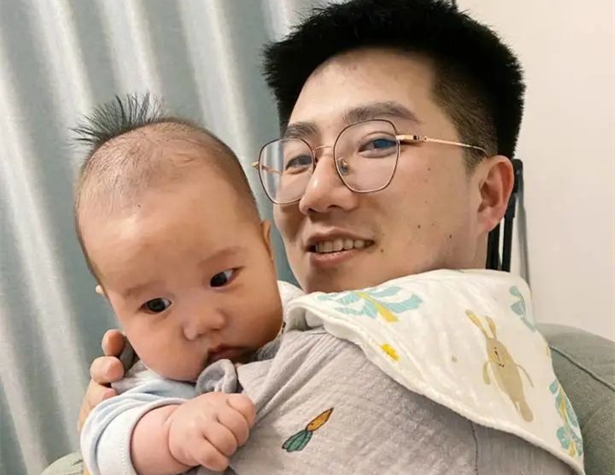 宝妈带孩子被吐槽,父亲节宝妈对宝爸说的话搞笑