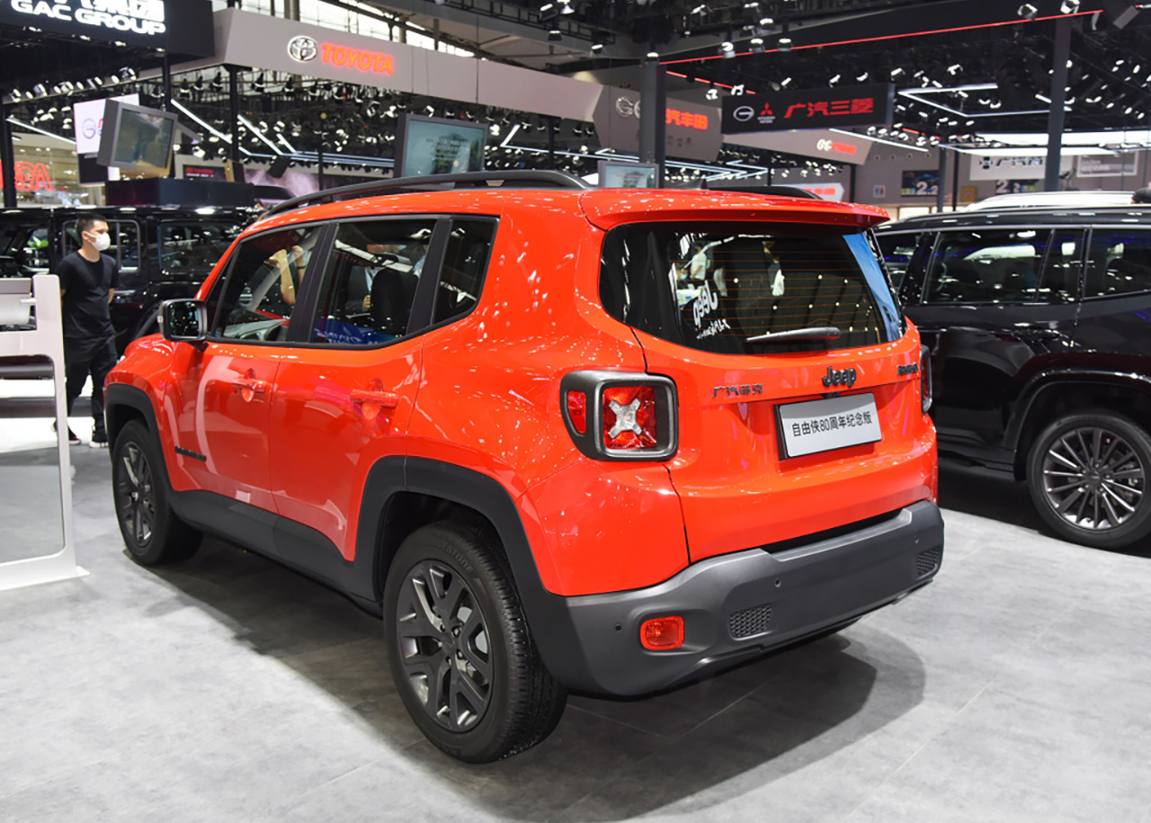 吉普自由侠还值不值得入手,适合女生的小型吉普