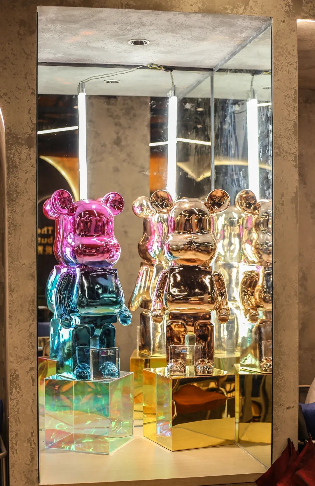 达明路上这家「黑店」，靠着瀑布芝士杀疯了