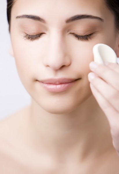 贵妇膏防晒隔离的使用顺序是什么,有防晒功能的隔离能代替防晒霜吗