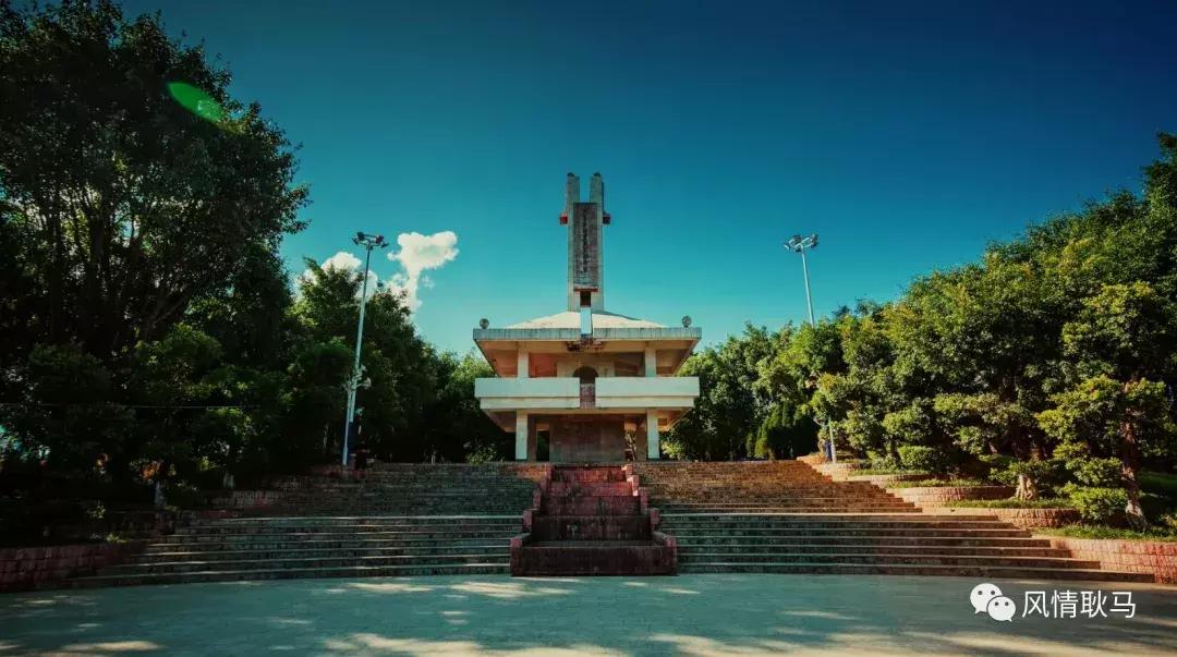 傣族象脚鼓舞的艺术特征,傣族长鼓乐器