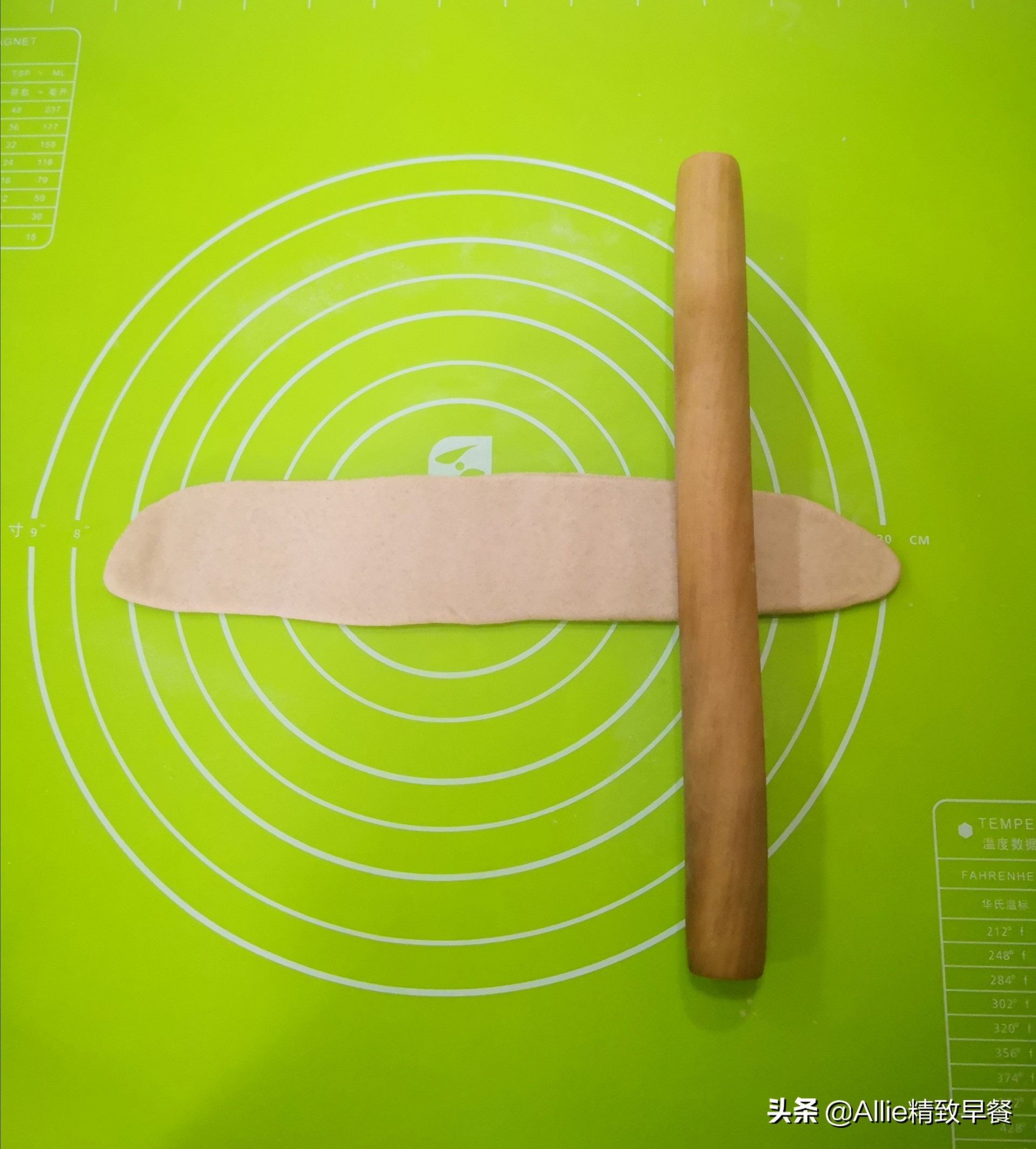 酥酥烧饼正宗做法,五香酥烧饼做法大全