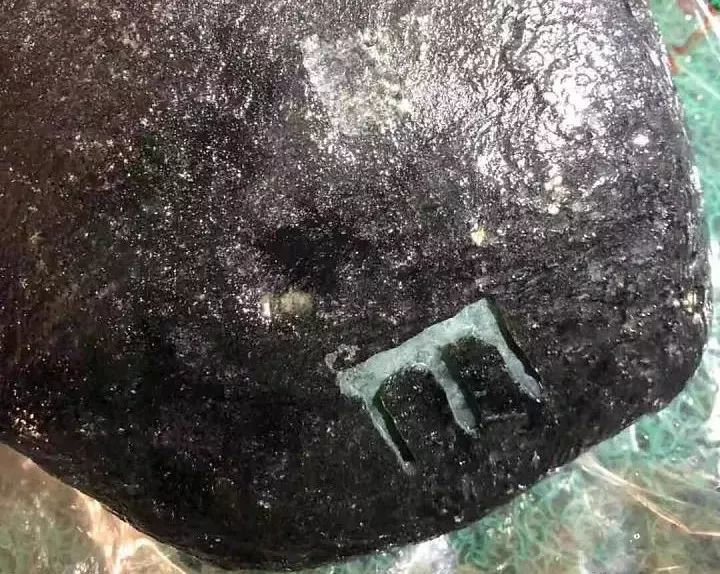 赌石为什么有十赌九输,花两万买的翡翠是不是真的