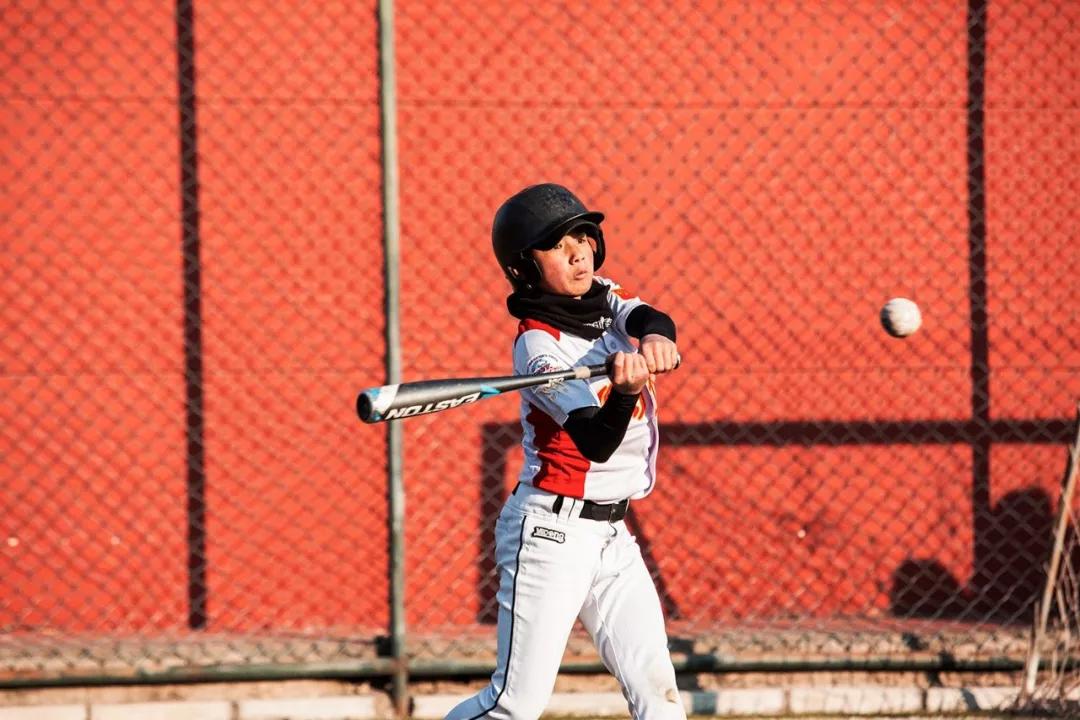 从顽劣混混到棒球少年，这些来自穷人家的孩子是怎么改变命运的？