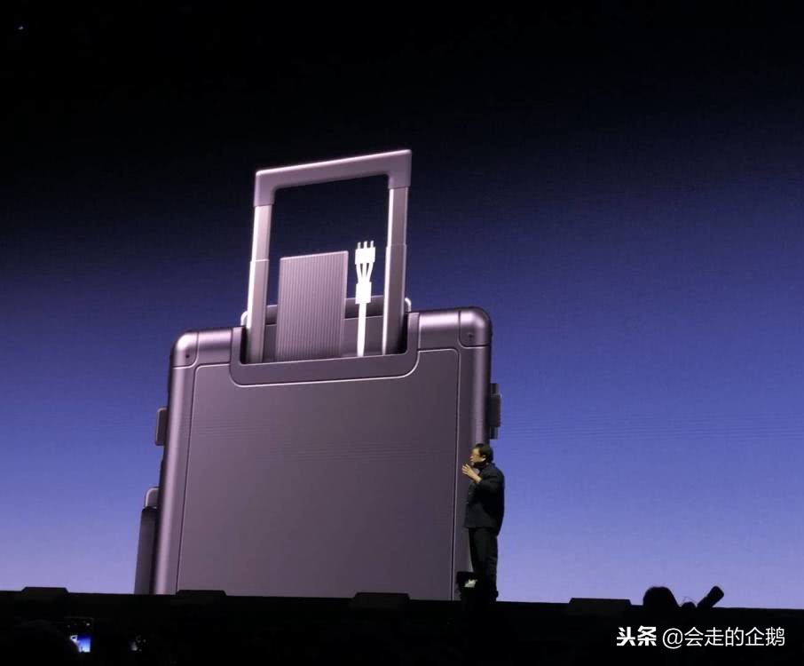 锤子不卖锤子，开始卖旅行箱了！