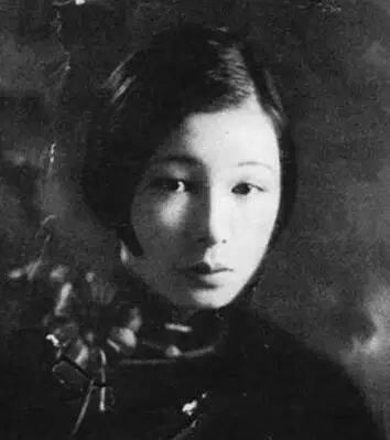 郭婉莹：优雅是唯一不会褪色的美，就算刷马桶、抓奸也要活成诗