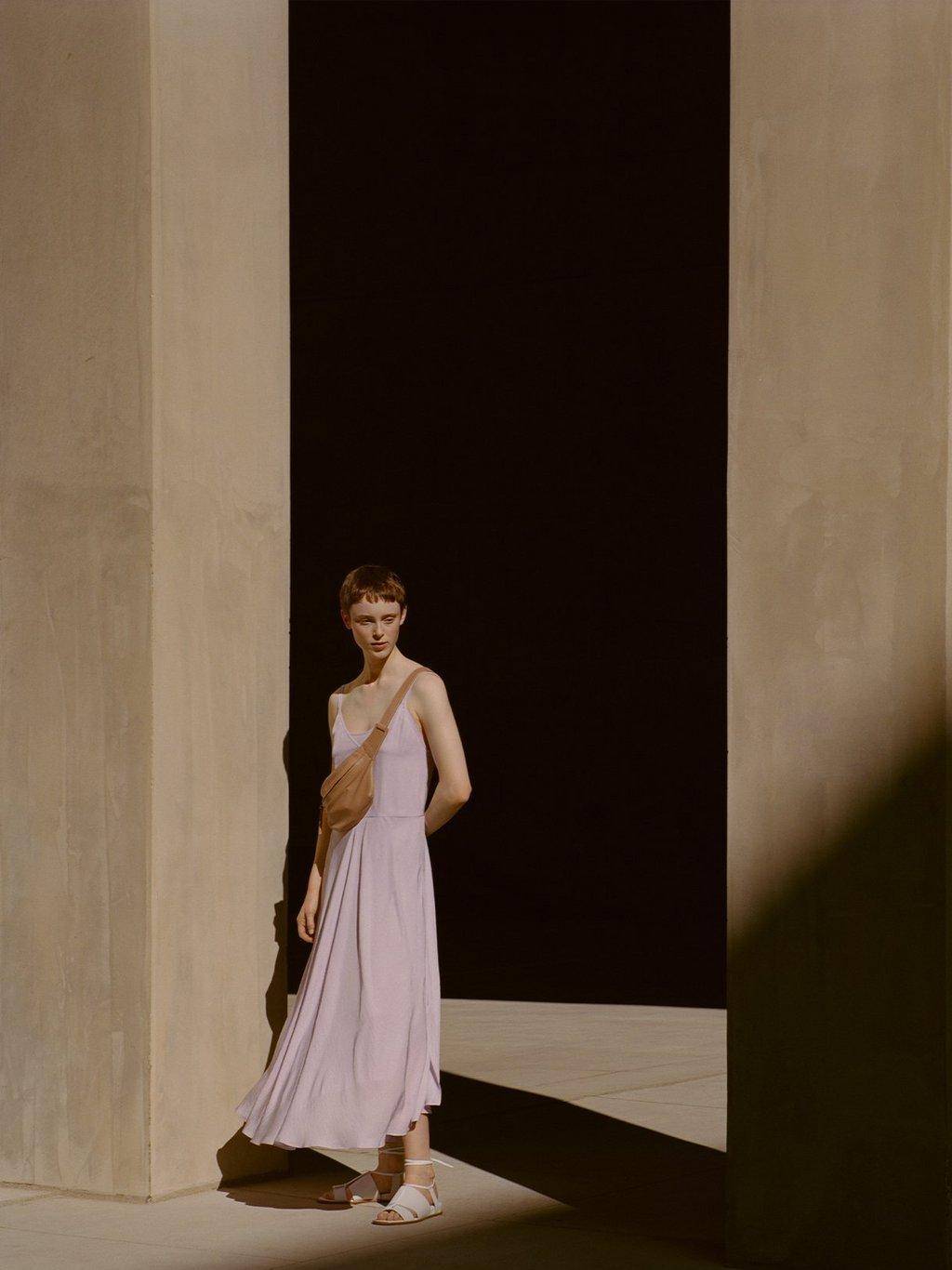 买了名牌包又得买名牌衣服,买了大牌包包后悔吗