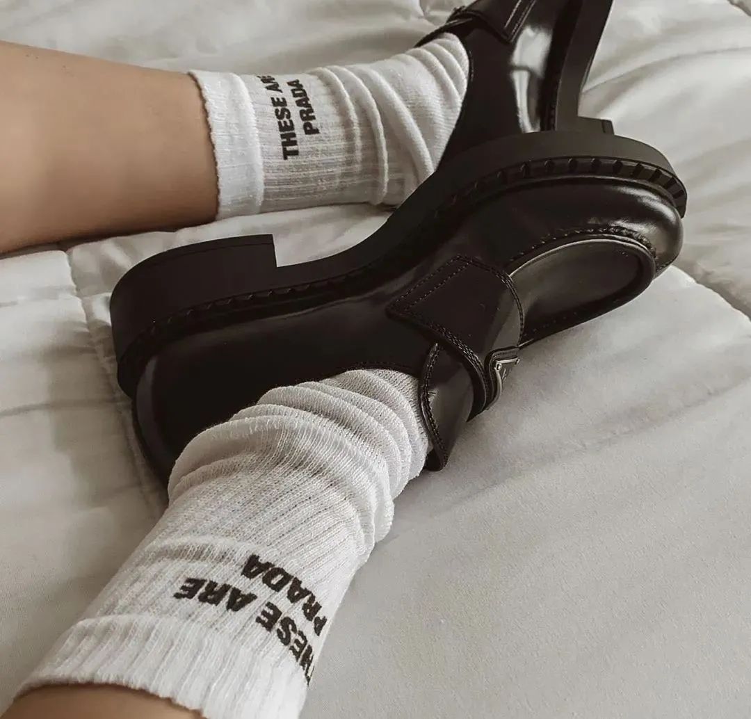 秋季小白鞋百搭款,潮流百搭小白鞋舒适不累脚的皮鞋