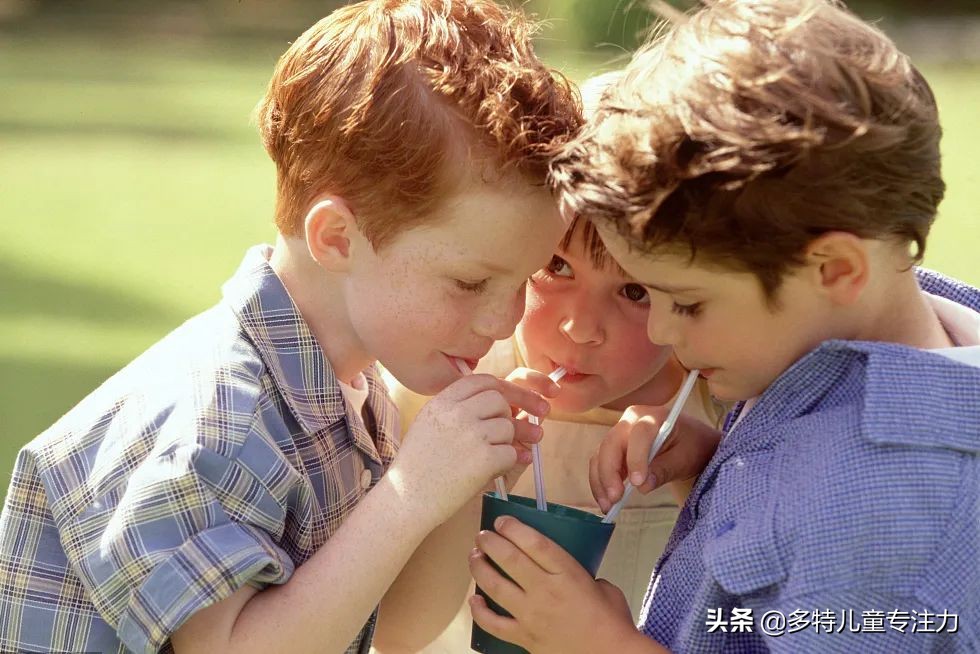 孩子占有欲太强怎么引导,小孩两岁特别有占有欲怎么引导