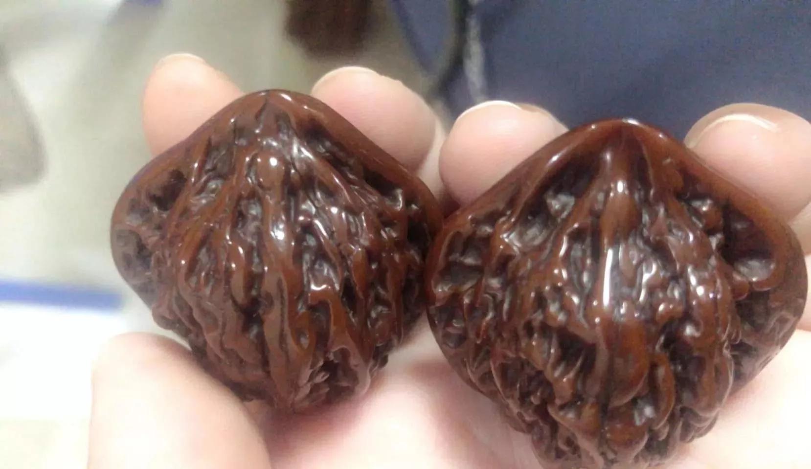 包浆的核桃被大汗手盘会怎么样,老核桃汗手盘脱浆继续盘会怎样